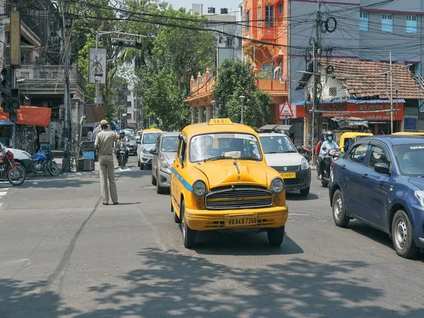 Pregnant woman lost in Kolkata reaches hospital after city traffic
